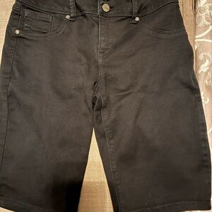 1822 Black Denim Shorts